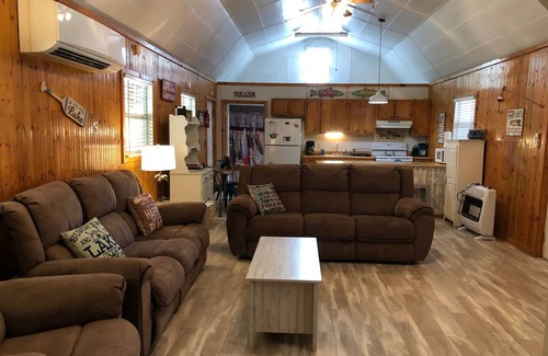 Canadian Cabin | Juniper Cabin-wildlife w/serene patio and outdoor experience-30/50 amp hookup