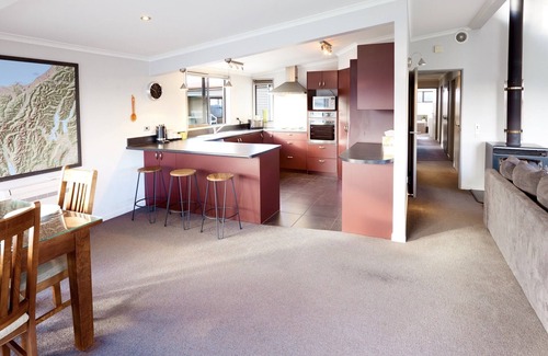 Wanaka Cottage | Juno Escape - Wanaka Holiday Home