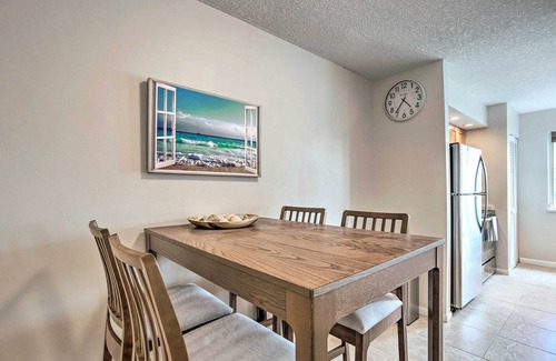 Jupiter Apartment | Jupiter Bay Condo w/Pool < Half Mile to Beach!