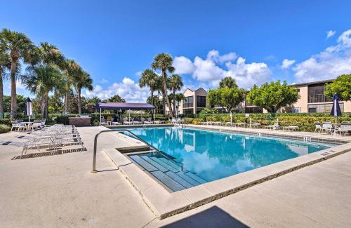 Sea Palms Apartment | Jupiter Condo with Pool Access, Walk to Beach!