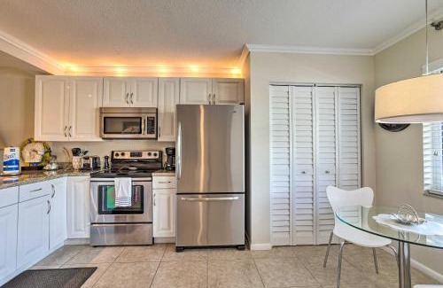 Sea Palms Apartment | Jupiter Condo with Pool Access, Walk to Beach!