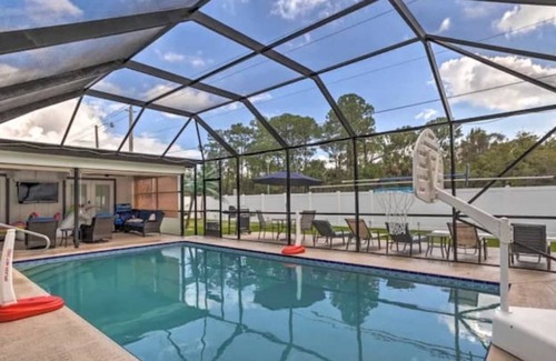 Jupiter Other | Jupiter Resort Home: Putting Green W/ Heated Pool!