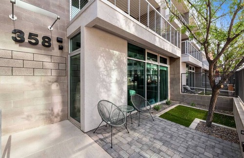 Riverside Apartment | Jupiter's Studio Apartment with Pool!