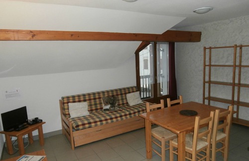 Saint-Colomban-des-Villards Apartment | Just 5 minutes from the Domaine des Sybelles! Fully equipped apartment with view.