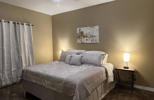 Eagle Pass House | Just 15 minutes away from the casino, centrally located !!