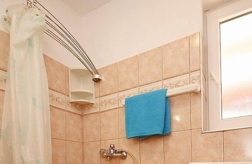 Liznjan Apartment | Just 700 meters to beach with WiFi and BBQ
