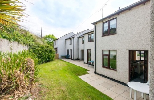 Holywell Apartment | Just a few steps from the beach!