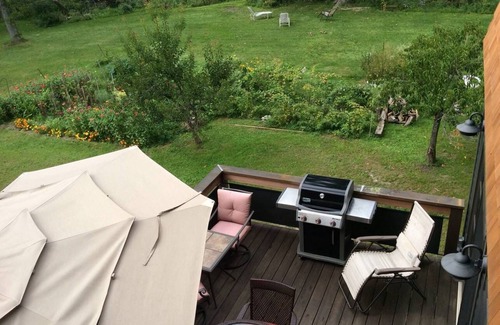 Stockbridge House | Just a min from Downtown Stockbridge on 11 Acres