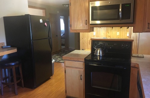 West Yellowstone House | Just a minute from Yellowstone! Family sized home w/deck Book Now for Summer!