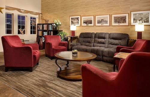 Pullman Hotel | Just a Minutes Drive to WSU! 2 Family-friendly Rooms w/Free Breakfast, Pool