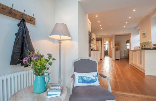 Edern Cottage | Just a short walk from the sandy beach at Morfa Nefyn, sleeping 8 with Wi-Fi.