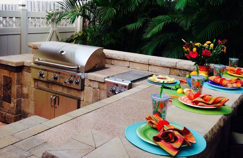 Siesta Key House | Just a three minute walk from the white sand of the world renowned Siesta Beach
