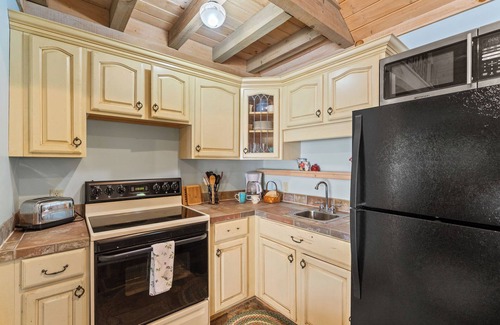 Asheville Cottage | Just Beyond Utopia.