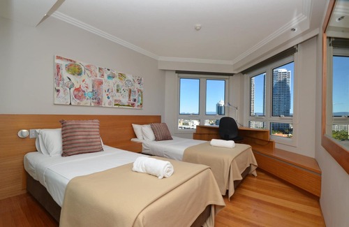 Surfers Paradise Apartment | Just can't beat Apartment 269 of the Moroccan Resort
