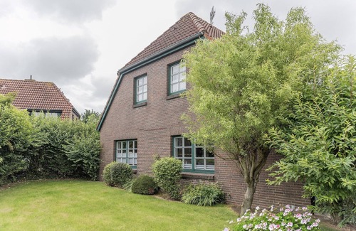 Carolinensiel Apartment | Just enjoy the silence: The ground floor apartment is located near the K