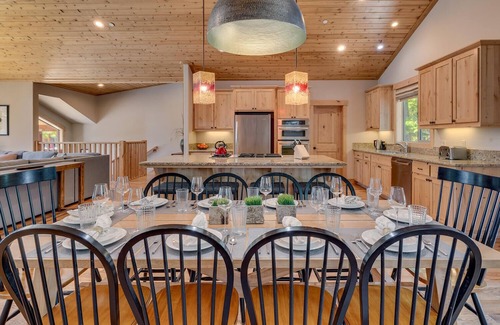 Tahoe Pines House | Just Grand: A Tahoe Pines Retreat with Luxury, Comfort, and Adventure at Your Do