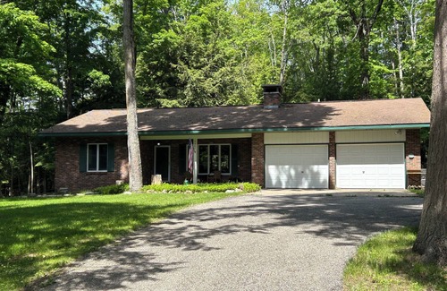 Forest Beach House | Just Minutes from downtown Harbor Springs. 3 bedroom home.