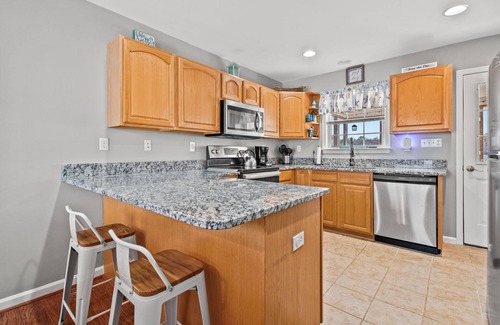 Captain's Cove House | Just One Oar - Pet friendly, Fenced yard!