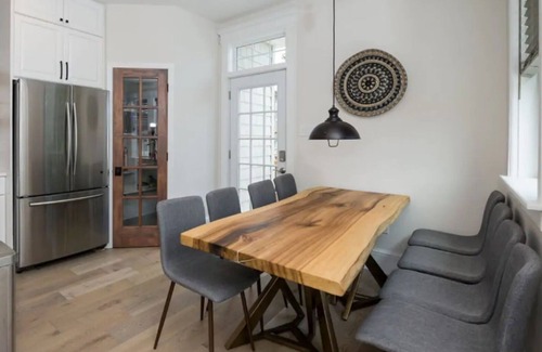 Ventnor City House | Just redone, 1 1/2 block from Ventnor beach