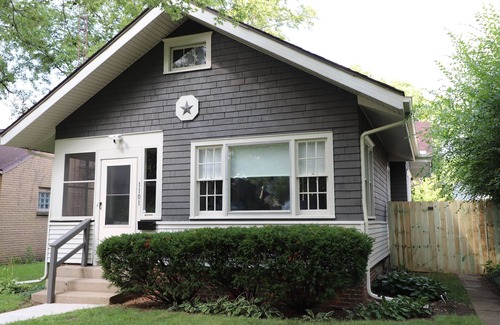 South Bend House | Just Renovated-Just for You! 2Bed 2Bath - 2.3 m from Notre Dame- Game Day Ready