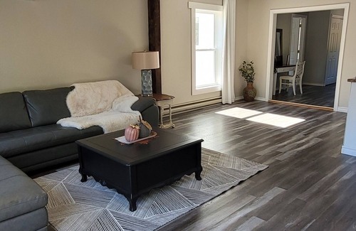 Canal House | just steps away from the Macquadavic River,minutes away from the bay of Fundy