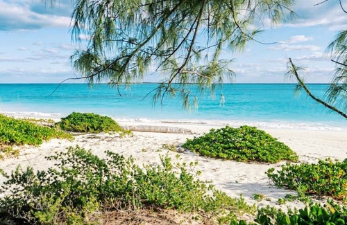 Jimmy Hill Villa | Just steps to a beautiful beach