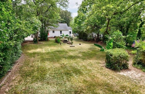 Greer House | Just updated! Downtown Greer house. Walk to downtown shops. Fenced in backyard