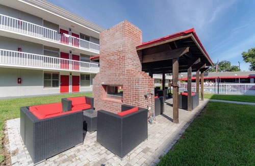 Ocala Apartment | Just What You Were Looking For! 2 Relaxing Units, Free Breakfast, Onsite Pool,