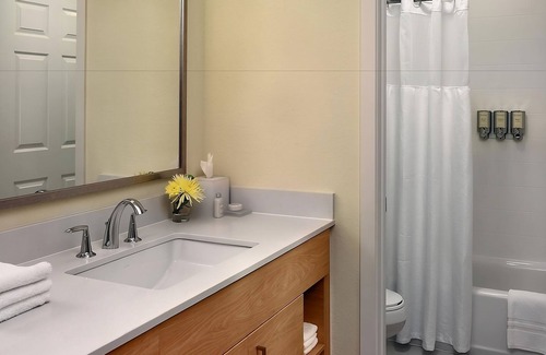 Omaha Hotel | Just What You Were Looking For! Onsite Pool, Free Breakfast, Pets Allowed