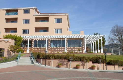 Avila Beach Resort | Just What You Were Looking For! Free Parking, Walk to Central Coast Aquarium