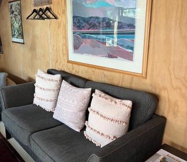 Tawharanui Apartment | Kākā Ridge Retreat Bush Hideaway