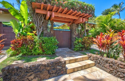 Historic Lahaina Front Street House | K B M Resorts BAY-35 - Presidential 5bd, 5ba beach-front estate, air conditioning, steps to ocean