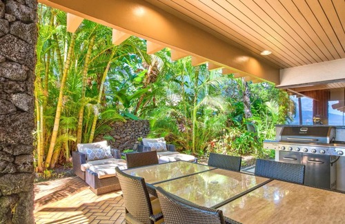 Historic Lahaina Front Street House | K B M Resorts BAY-35 - Presidential 5bd, 5ba beach-front estate, air conditioning, steps to ocean