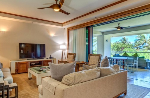 Montage Kapalua Bay Condo | K B M Resorts: Luna At Montage Kapalua Bay, Luxury, Ocean View, 3 Bedrooms, L'Occitane Amenities, Beach Gear, 2900 Sq/ft, Includes Rental Car!