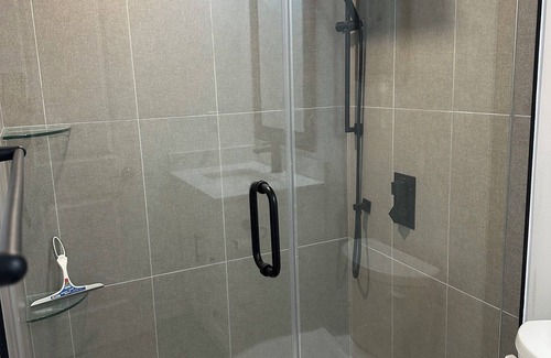 Niagara Falls House | K Niagara Guesthouse(whole basement)