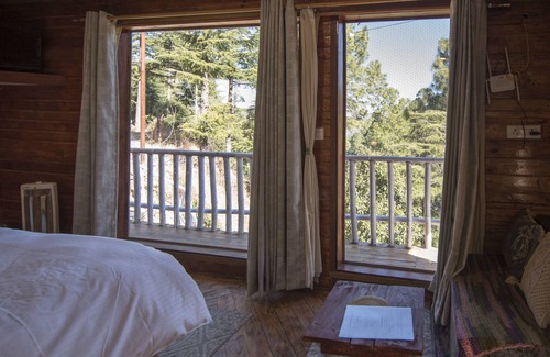 Gagar Ski Chalet | Kaath Maati-Luxurious woodem two storied Treehouse in the lap of nature