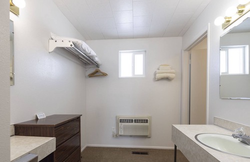 Frontier House | KABINO: Fossil Butte Motel #10 2QueenBeds A/C Mini Fridge Microwave Cable Wifi