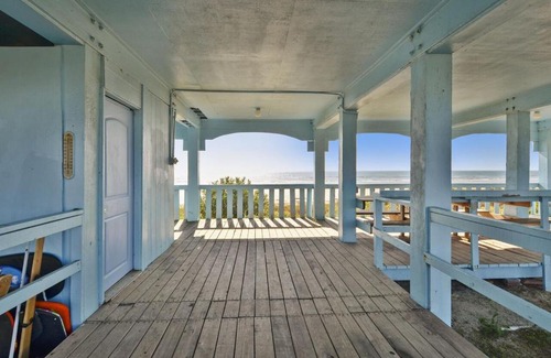 Sands Of Kahala Beach House | Kahala Beachfront home