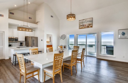 Sands Of Kahala Beach House | Kahala Beachfront | Oceanfront Views, Vaulted Ceilings!