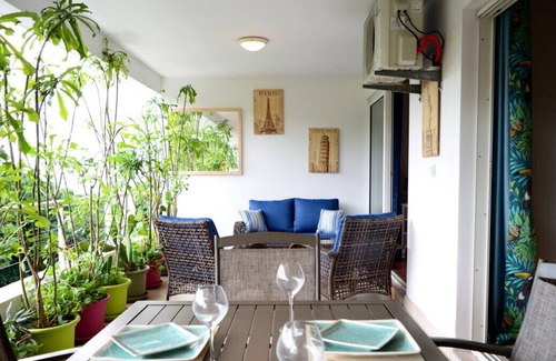 Faaa Condo | Kai, cosy apartment with terrace, pool and sea view, near Papeete