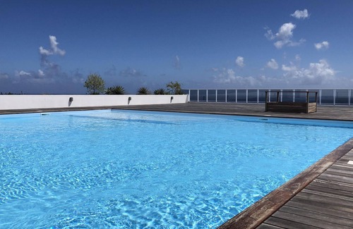 Faaa Condo | Kai, cosy apartment with terrace, pool and sea view, near Papeete