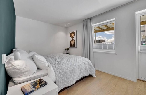 Tromso House | Kai's spa and cinema house, central, big & moder