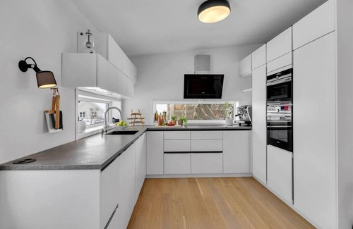 Tromso House | Kai's spa and cinema house, central, big & moder