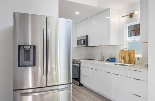 Keolu Hills Apartment | Kailua Beachside Studio - Fast WiFi, A/C, Parking