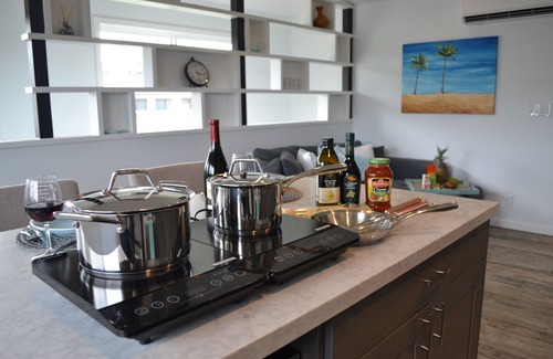 Kailua Apartment | 'Kailua Lani Suite' short walk to Kailua Beach. Air conditioned and private.