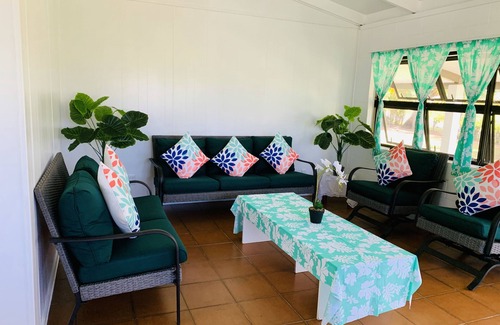 Tapere of Titikaveka House | Kainga Nina - Cool, breezy and relaxing home away from home.