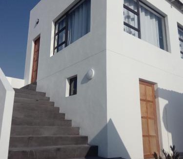 Luderitz Bed & Breakfast | Kairos Cottage B&B