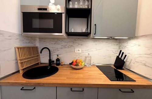 San Lorenzo Apartment | Kaizen The Barista 3BR Apartment With Coffee St