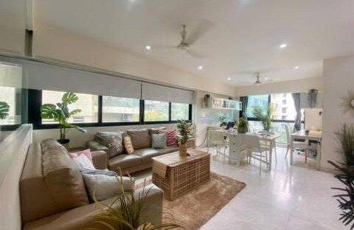 Bandra West Apartment | Kakad Classic 360, 16th Rd, Pali Village, Khar West by Connekt Homes