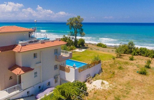Ayia Marina Chrysochous Villa | Kalisto Beach Villa: Large Private Pool, Walk to Beach, Sea Views, A/C, WiFi